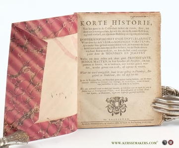 Korte historie, Van het gene in de Cristenheit zedert de vierde, Eeuw, tot deze tyt is voorgevallen, by ockasie, dat de Roomsche Bisschop, zig heeft verheft, tot algemene Bisschop en zig toegeschreven. D'Opperhoofdigheit ende onfylbaarheit, Waar door hy de Kyzer en Koningen Vorsten &c. Als onder haar gebied oordeelden te zyn, en wanneer die haar bevel niet nakomen met de Ban te slaan, en de Onderdanen van haar Eed te ontslaan, en hoe dit stuk word voortgeplant door de Monniken en Jesuiten Welke om deze reden ook door geen Protestante Hooge Magten, in haar Landen als Priesters, om het gemeen te leeren, en te bedienen, niet konnen gedult worden, zonder gevaar van twist, of oproer te vrezen.. Ja dat de Roomse Pauz, en Monniken geen andere toeleg hebben, als de sogenaamde Bisschop en Cleregie van Uytrecht, te vernietigen, onder de naam van Jansenisten te zyn, en alles in te slocken. Met een aanhansel waar in onderzogt worden, de Schriften voor en tegen het aan te stellen van een Jesuitsgezinde Vikaris, en de Remonstrantien der Eerwd. Pred: van Lyden, en Rotterdam, tegen een Lasterlyk geschrift beschermt — (Anonym)