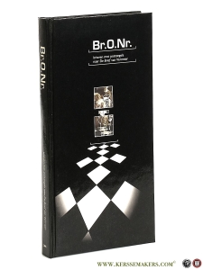 Br. O. Nr. brieven met postzegels naar De Brief van Vermeer. Met voorwoorden van Martin Lacet en Daan Van Speybroeck. Verschenen ter gelegenheid van 50 jaar Gemeenschap Beeldende Kunstenaars (1947-1997). — Grootendorst, Martijn.