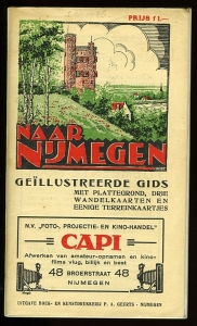Naar Nijmegen. Geillusteerde Gids voor vreemdelingen bij een bezoek aan de stad en hare omstreken - Met plattegrond, drie wandelkaarten en eenige terreinkaartjes (=compleet) — KUIJPER, Th. / WIKMAN, L.J. (herzien en bijgewerkt door)
